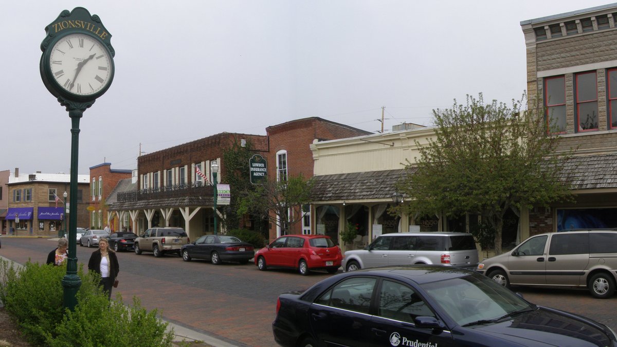 Main Street in downtown Zionsville, Indiana