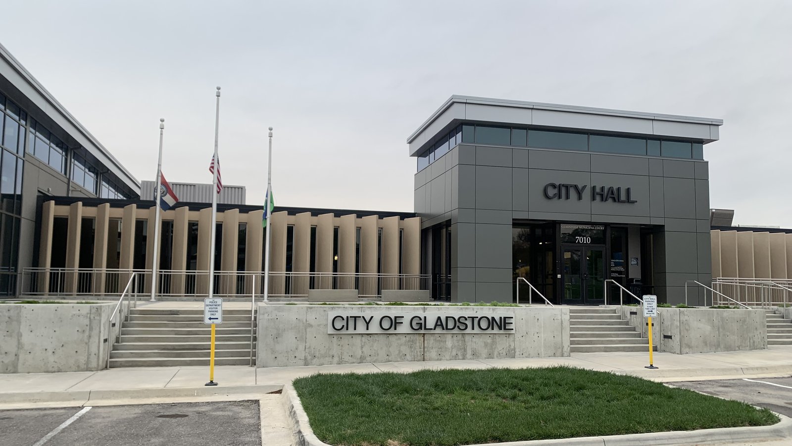 City Hall of Gladstone, Missouri